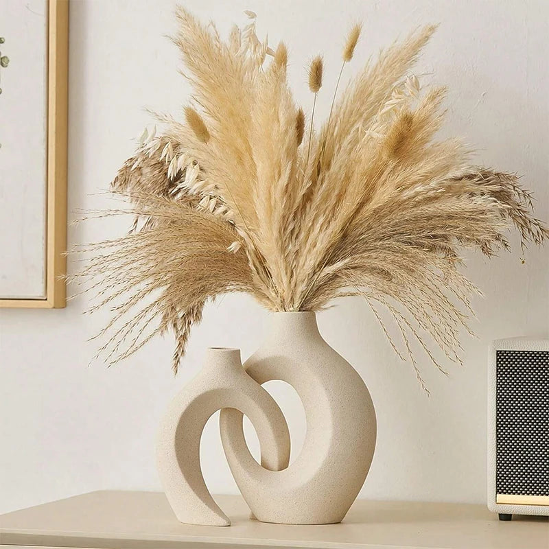 Ensemble de vases en céramique européens