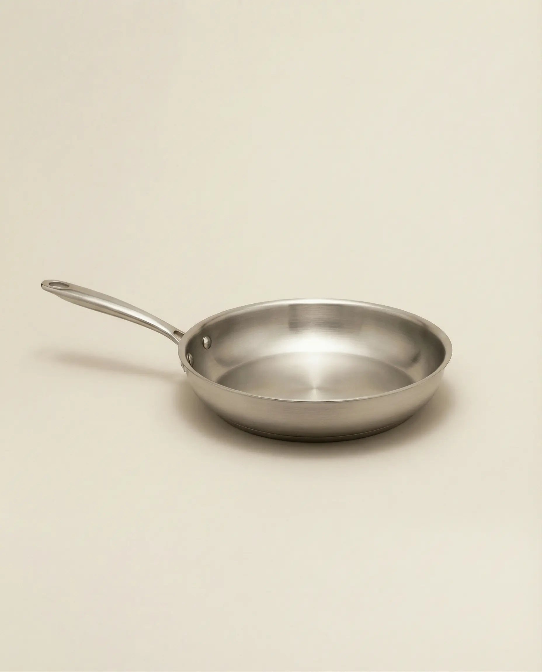 The stainless steel pan