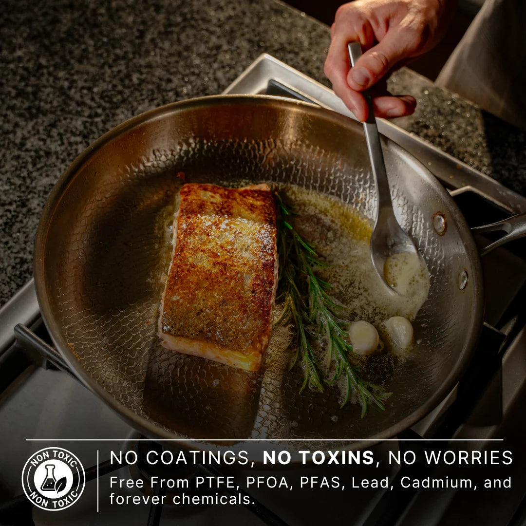 Poêle en titane martelé