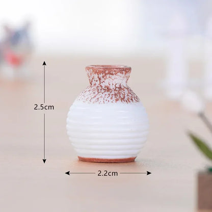 Vase miniature en résine