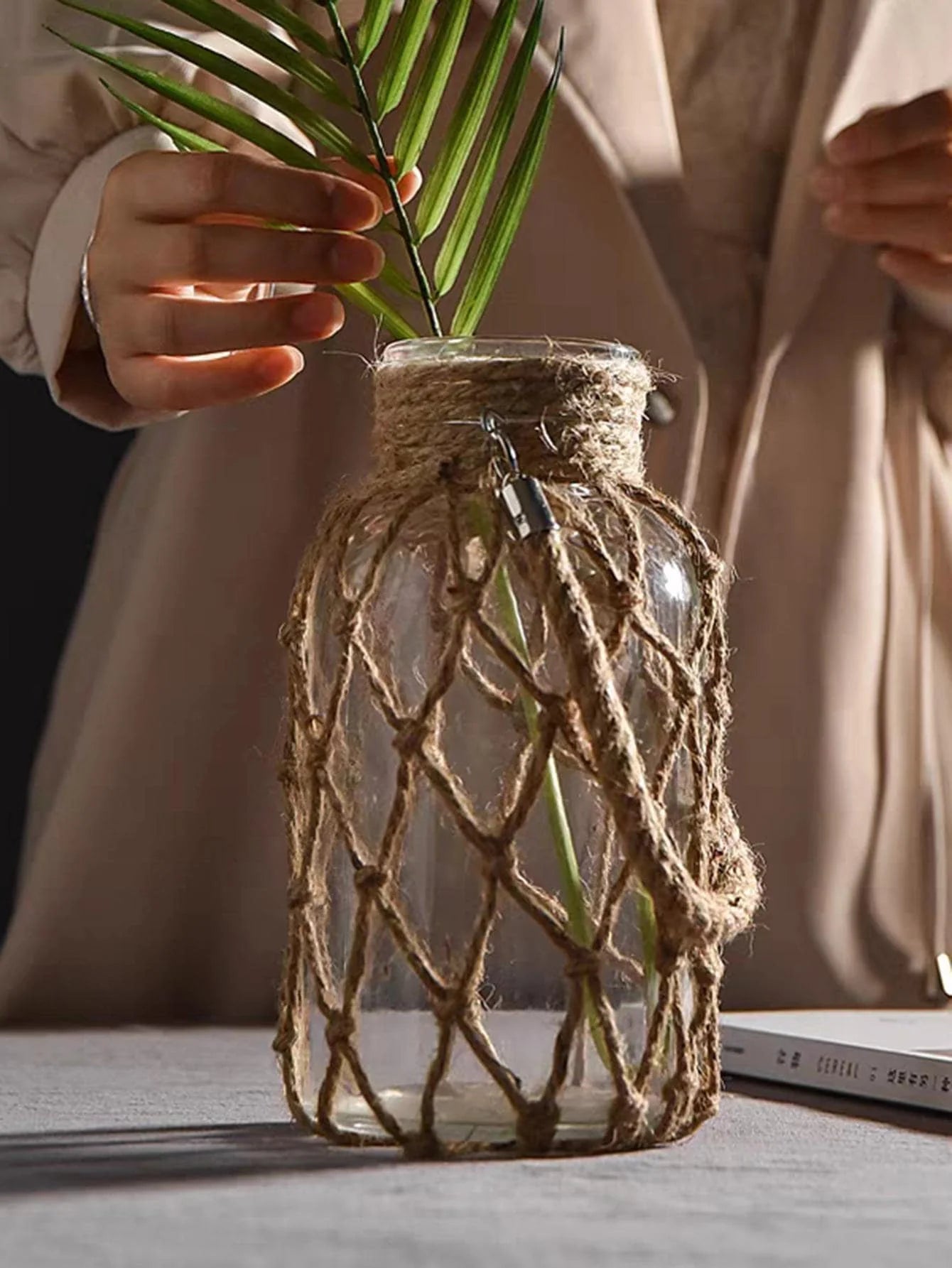 Vase en verre suspendu