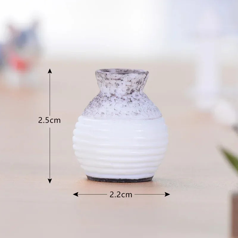 Vase miniature en résine