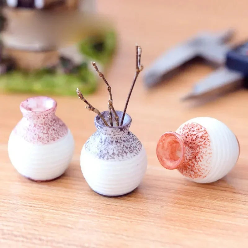 Vase miniature en résine
