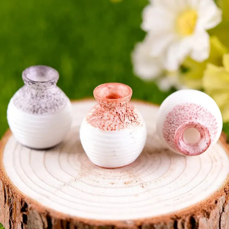 Vase miniature en résine
