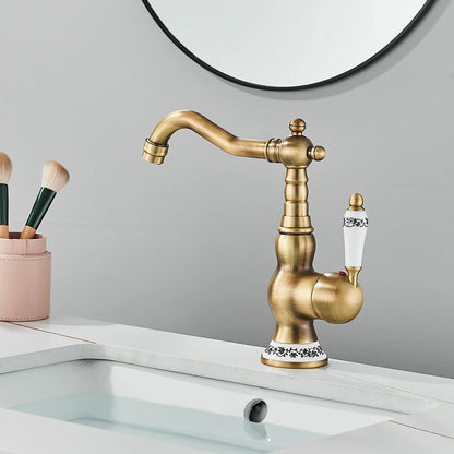 Robinet de lavabo en laiton antique