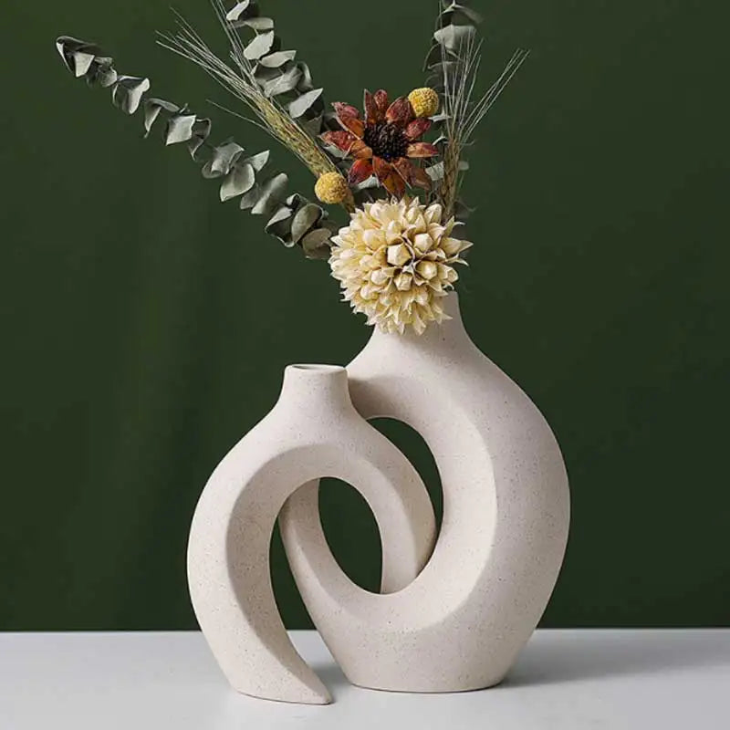 Ensemble de vases en céramique européens
