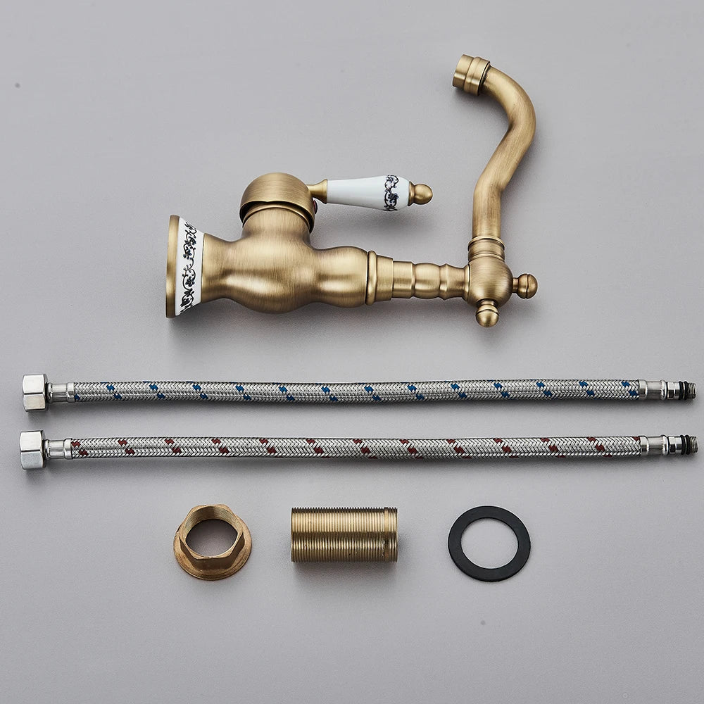 Robinet de lavabo en laiton antique