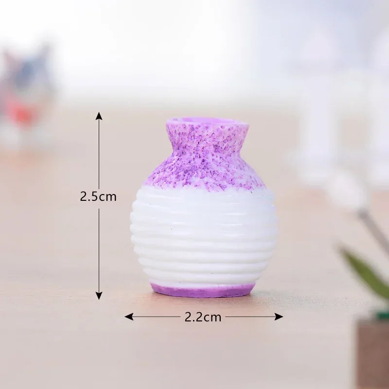 Vase miniature en résine