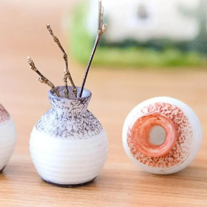 Vase miniature en résine