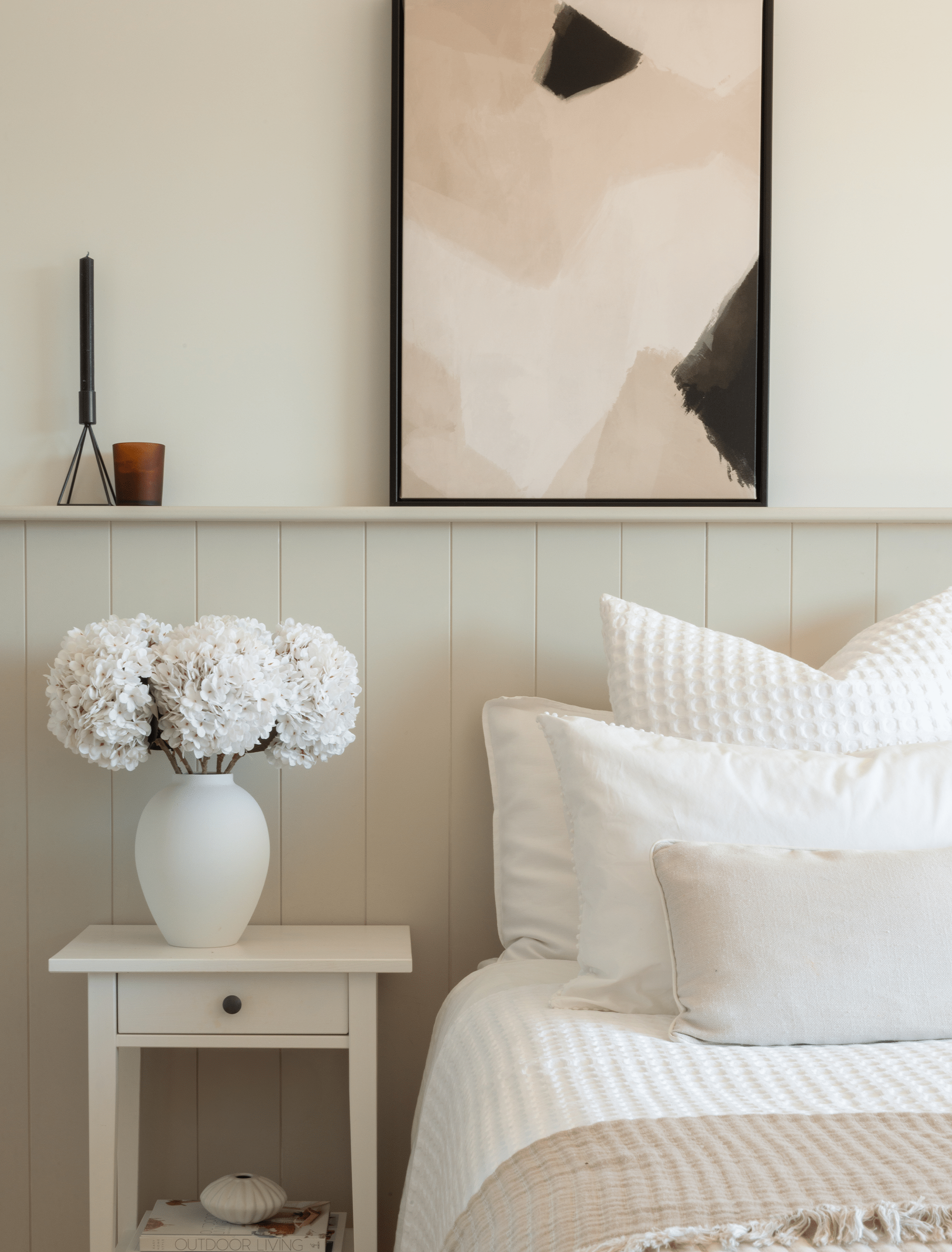 Hortensia décoratif élégant dans un vase en céramique