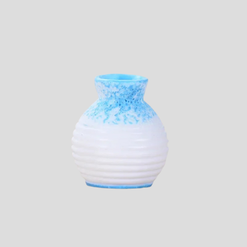 Vase miniature en résine